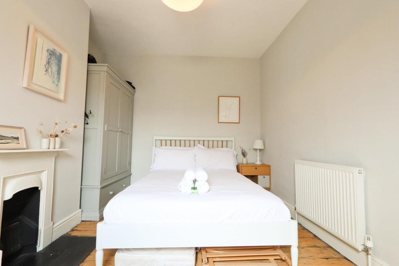 Dunford Road 2 Bedroom House Leilighet